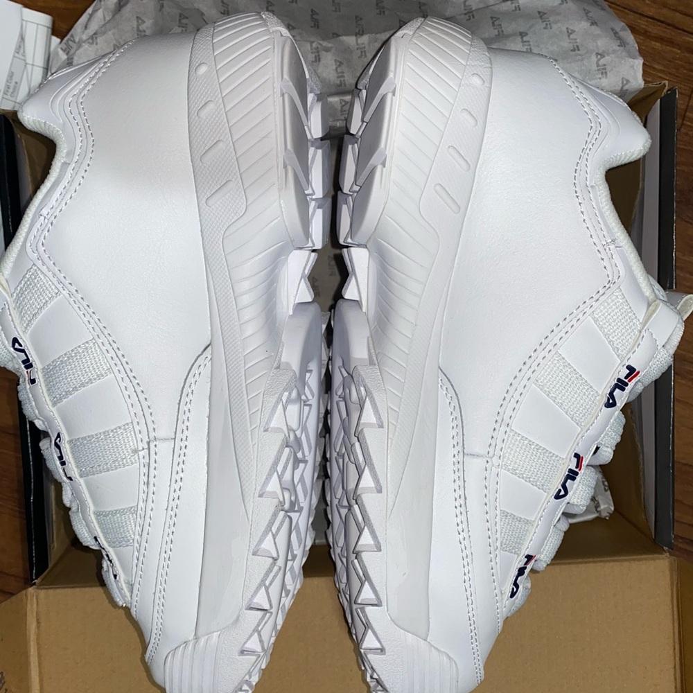 Women’s Fila D-Formation White Sneaker size 9 - Picture 5 of 7